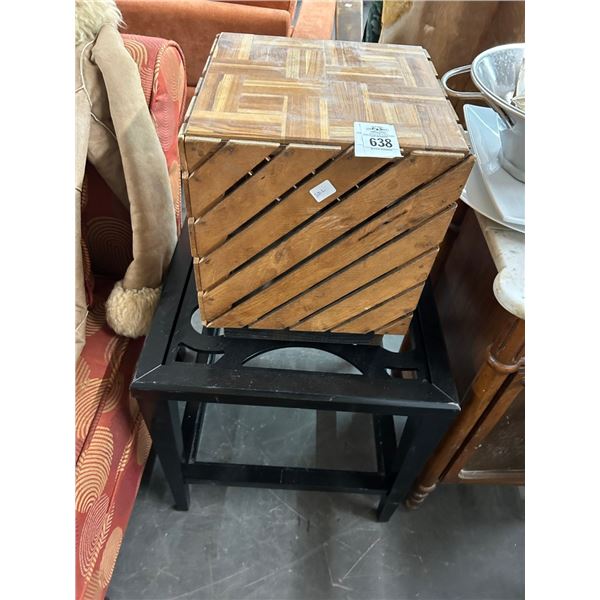 Mahogany End Table, Wooden Pedestal