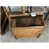 Image 1 : Wooden Flip Top Storage Bin