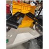Image 2 : Rubbermaid toolbox