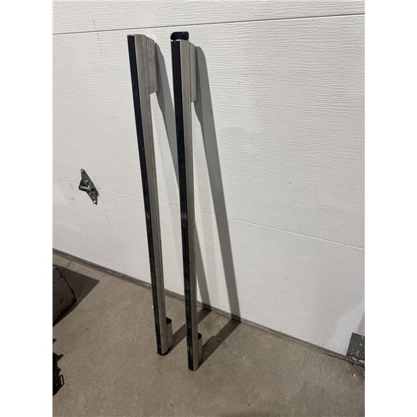 Roof racks with accessories