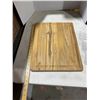 Image 1 : Wood cutting board