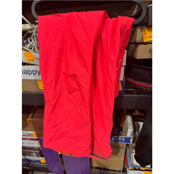 DC snow pants size medium