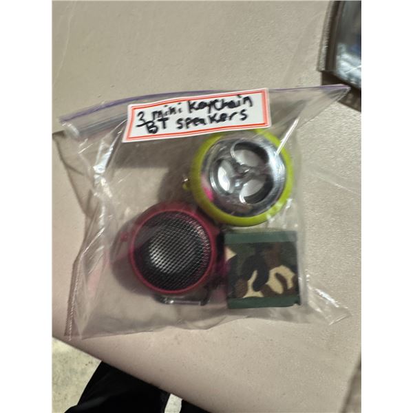 3 mini Bluetooth keychain speaker speakers