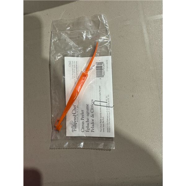 Pampered chef citrus peeler