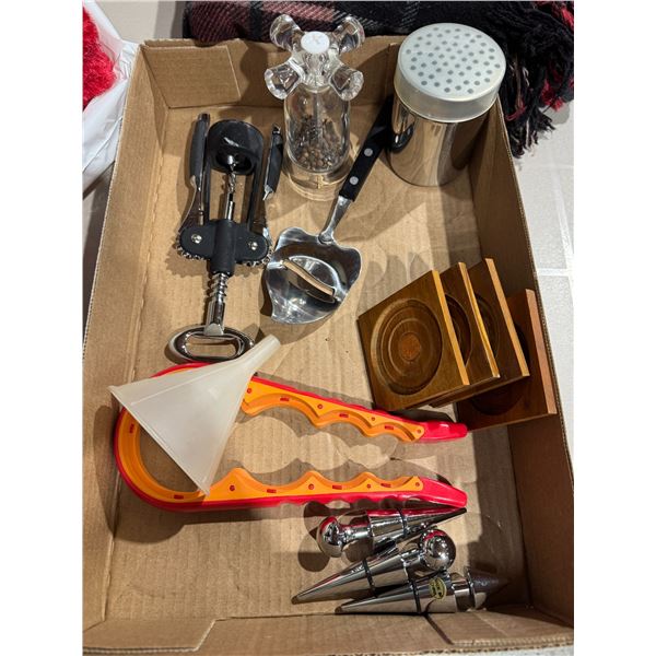 Coasters, Peppermill bottle, stoppers, cheese, slicer, etc.