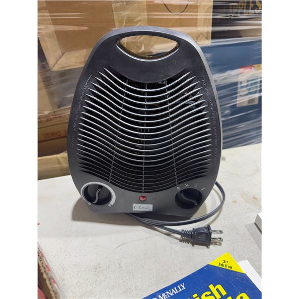 Classic heater, baking pans, cooling racks, and Toaster