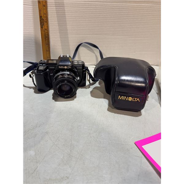 Minolta 7000 MAXXUM camera