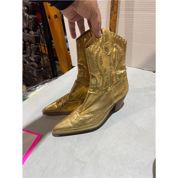 Charles Albert size not showing