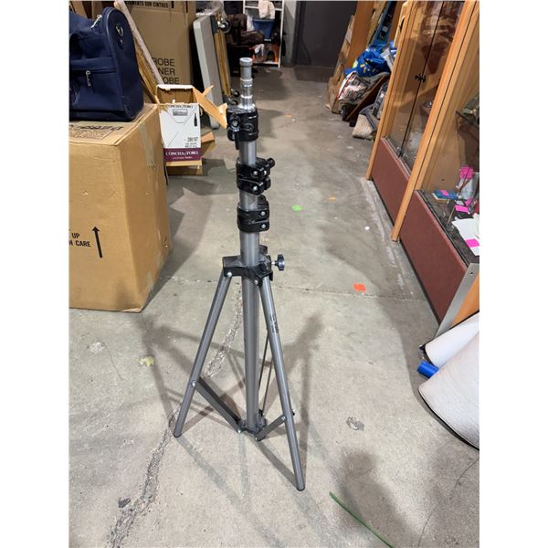 Light stand 10 – LB102W
