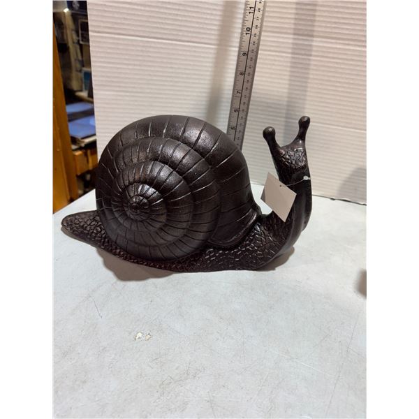 Metal snail