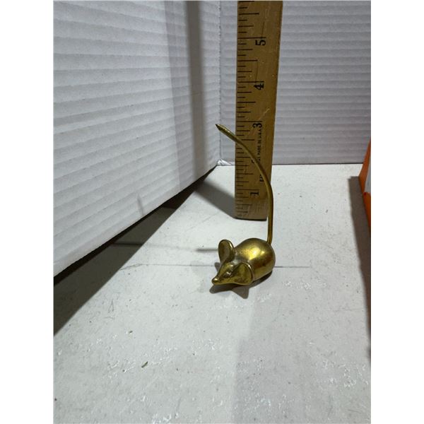 Brass mouse