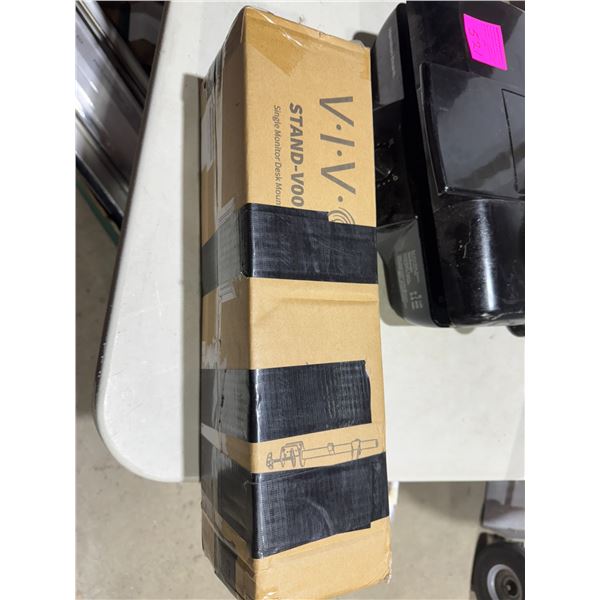 VIVO single monitor desk found