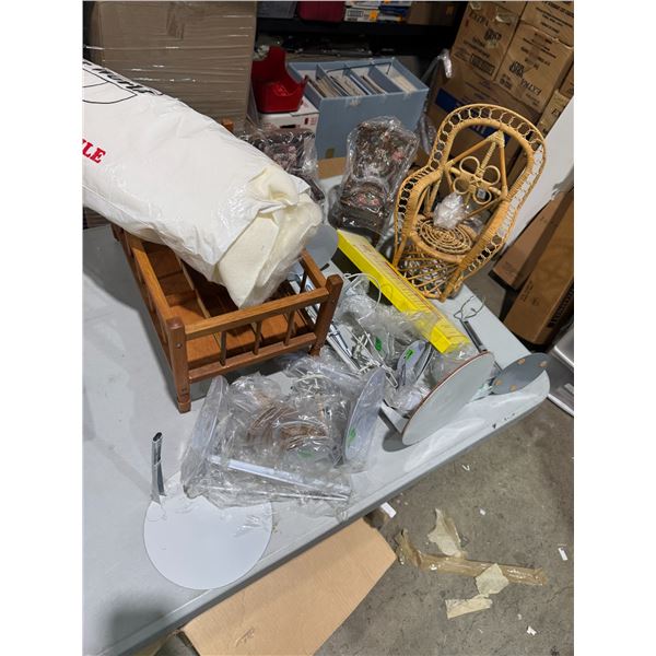 Doll stands and accessories