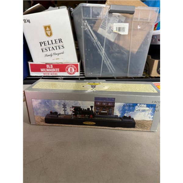 Classic black Anna locomotive set
