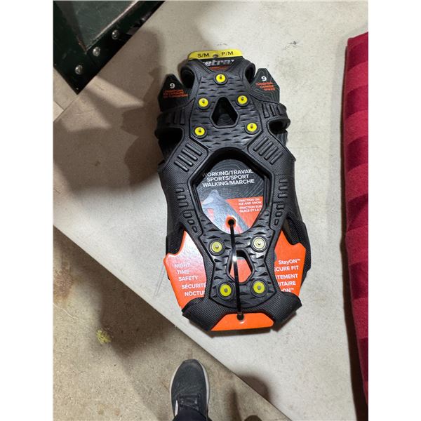 Ice trax size small
