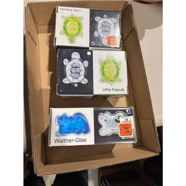 Little friends turtles and cats