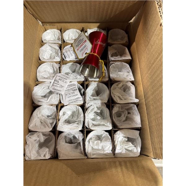 New case Smirnoff cocktail measuring jiggers