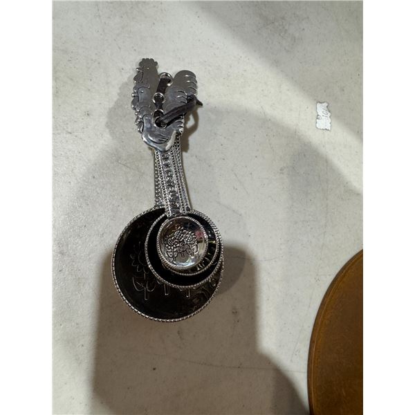 Rooster measuring cups