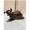 Image 2 : Lidded elephant carved decor