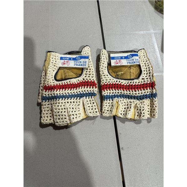 KOMBI Tour de France glove