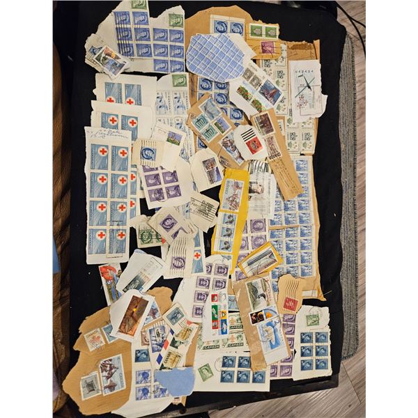 Large lot of assorted stamps