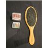 Image 1 : wooden brush and hair elastics