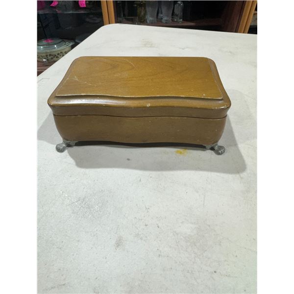 Wooden jewelry box