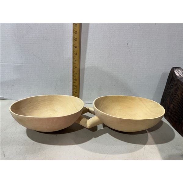 Curved wood bowls
