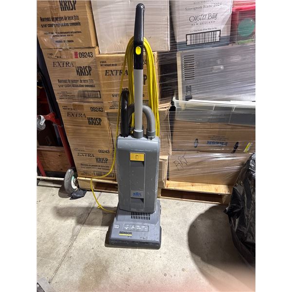 Windsor Versamatic Commercial Vacuum