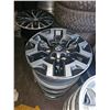 Image 10 : Wheels and Tire Locker