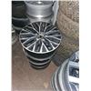 Image 15 : Wheels and Tire Locker