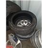 Image 21 : Wheels and Tire Locker