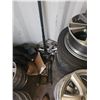 Image 36 : Wheels and Tire Locker