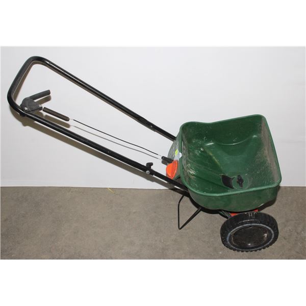 TURF BUILDER EDGE GUARD SALT SPREADER
