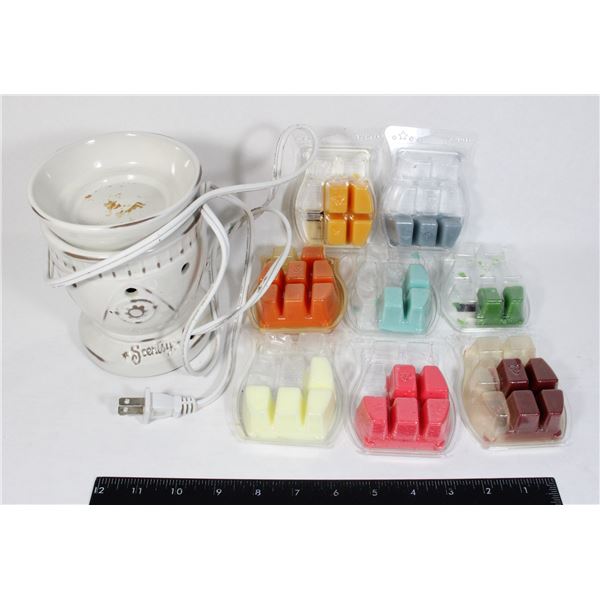 SCENTSY WARMER WITH REFILLS