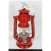 Image 1 : VINTAGE KEROSENE LANTERN