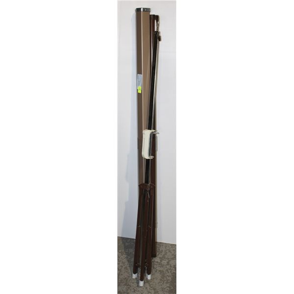 PORTABLE FREE STANDING SCREEN