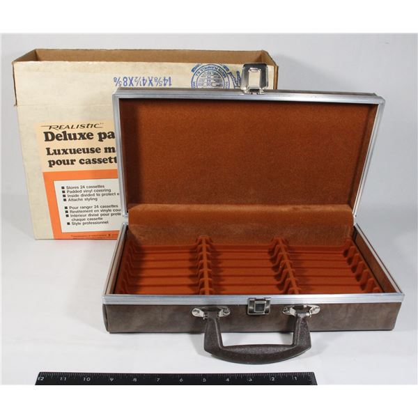 DELUXE PADDED CASSETTE CASE