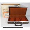 Image 1 : DELUXE PADDED CASSETTE CASE