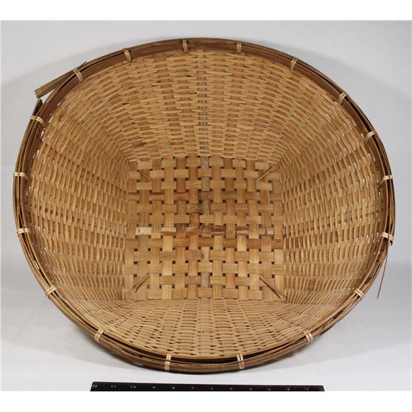 LARGE DIAMETER WICKER BASKET WITH LID
