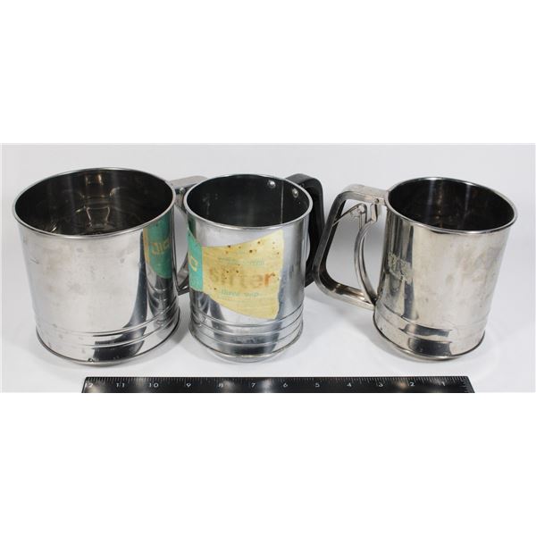 SQUEEZE HANDLE FLOUR SIFTERS