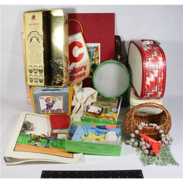 BOX OF ASSORTED ODDS AND ENDS COLLECTIBLES INCLUDING