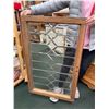 Image 2 : ANTIQUE WOODEN-FRAMED WINDOW FEATURING A BEVELED GLASS DESIGN