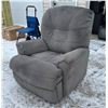 Image 1 : POWER RECLINER! WORKS!