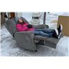 Image 2 : POWER RECLINER! WORKS!