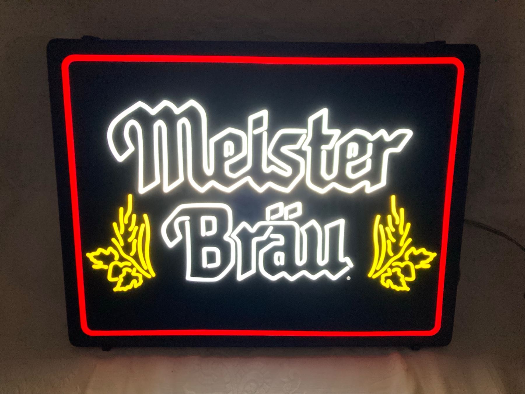 MEISTER BRAU LIGHTED BAR SIGN - WORKS!