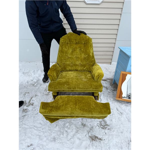VINTAGE GREEN CRUSHED VELVET RECLINER