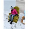 Image 5 : VINTAGE GREEN CRUSHED VELVET RECLINER