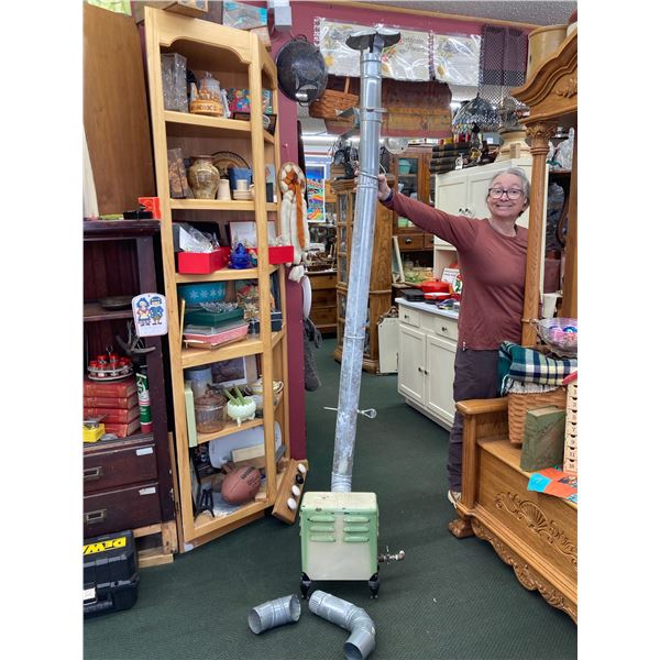 VINTAGE PORCELAIN ENAMEL GAS HEATER