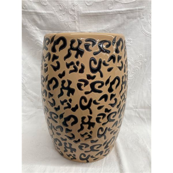 LEOPARD PRINT CERAMIC STAND